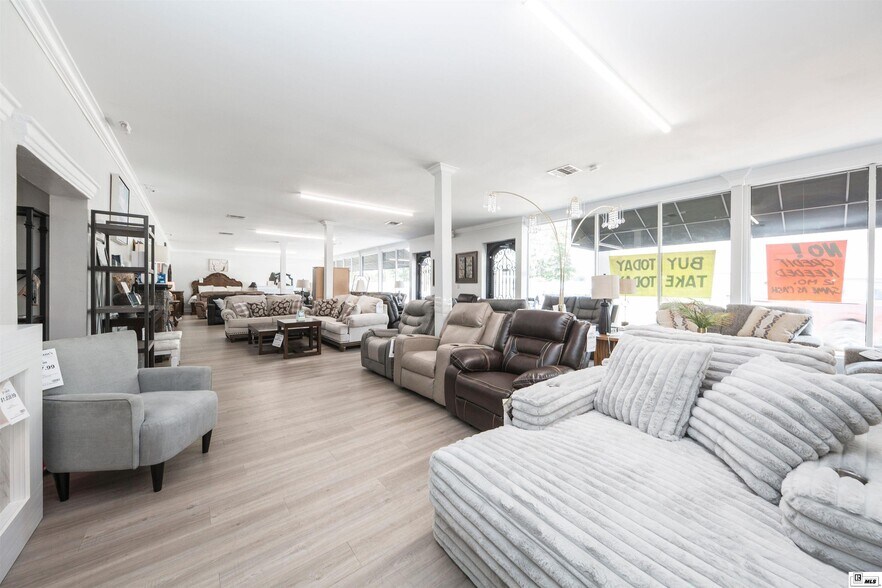 More Photos Of 707-709 Trenton St, West Monroe Storefront For Sale