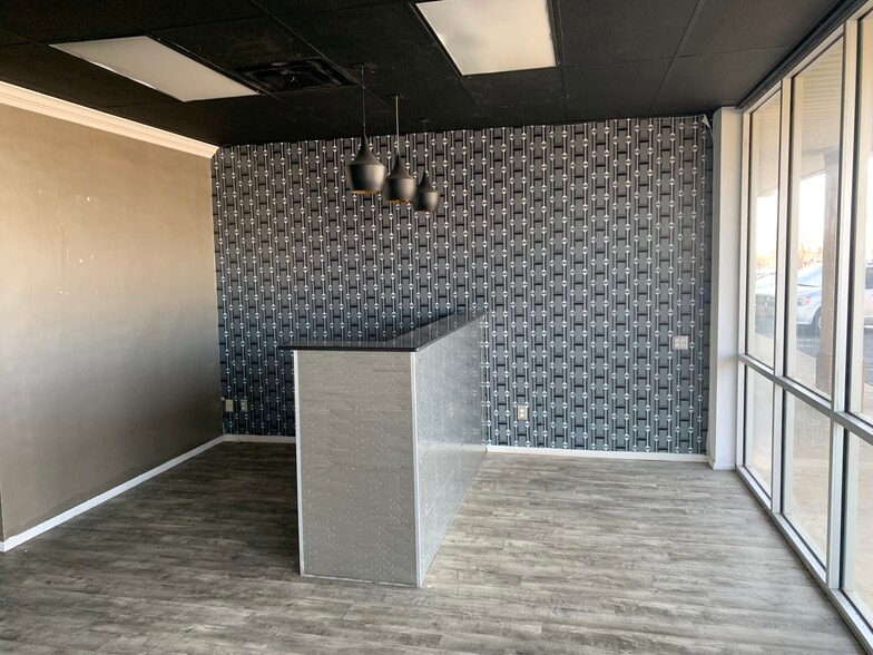 More Photos Of 5804-5814 NW 63rd St, Oklahoma City Unknown For Lease