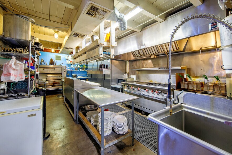 More Photos Of 5035 Powell Lake Rd, Topock Restaurant For Sale