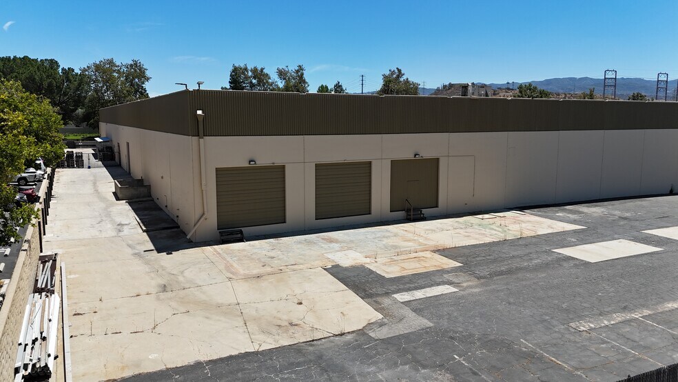 More Photos Of 25371-25395 Rye Canyon Rd, Valencia Warehouse For Lease