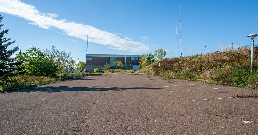 More Photos Of 802 E Central Entrance, Duluth Schools For Lease