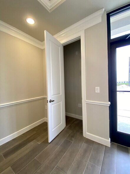 More Photos Of 23410 Grand Reserve Dr, Katy Office For Sale