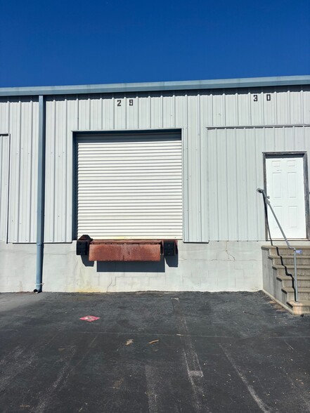 More Photos Of 110 Commercial Rd, Spartanburg Distribution For Lease