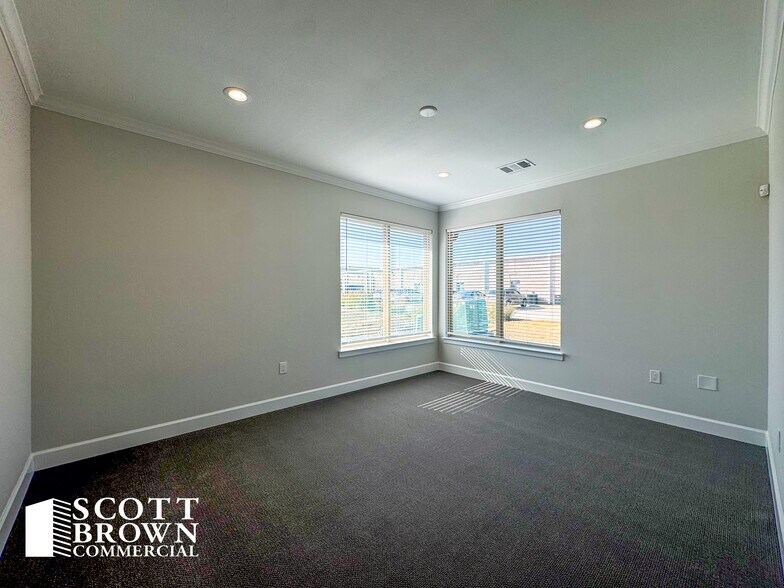 More Photos Of 870 Hebron Pky, Lewisville Unknown For Lease