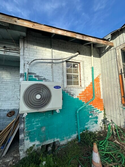 More Photos Of 304 S Lockwood Dr, Houston General Retail For Sale