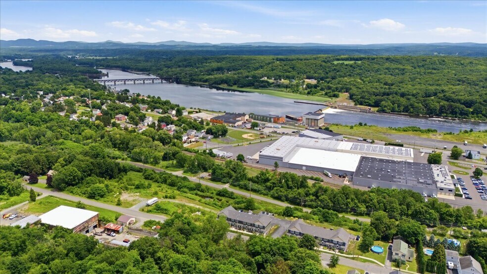 More Photos Of 1A Brickyard Rd, Mechanicville Multifamily For Sale