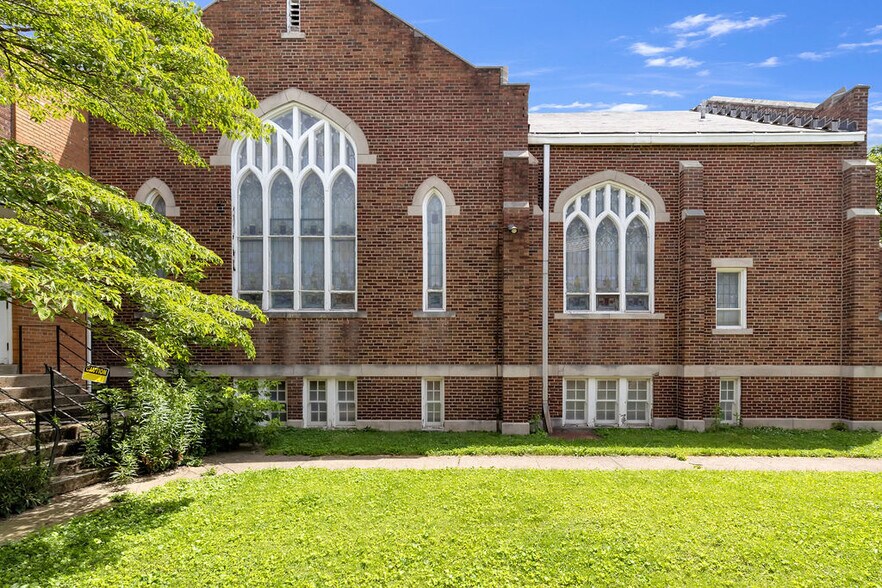 More Photos Of 366 E Tulane Rd, Columbus Religious Facility For Sale