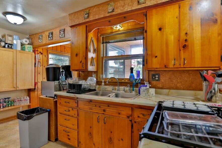 More Photos Of 3914 Weston Ave, Weston Office For Sale