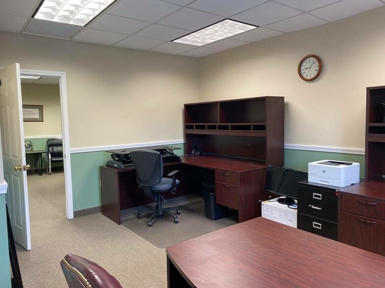 More Photos Of 172 Route 101, Bedford Office For Sale