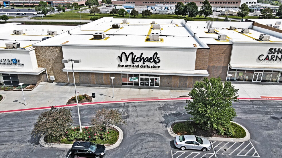 More Photos Of L St @ 120th st, Omaha Unknown For Lease