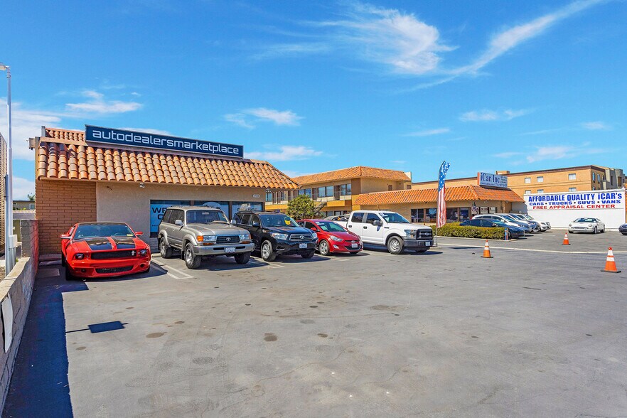 More Photos Of 17301 Beach Blvd, Huntington Beach Storefront Retail Office For Sale