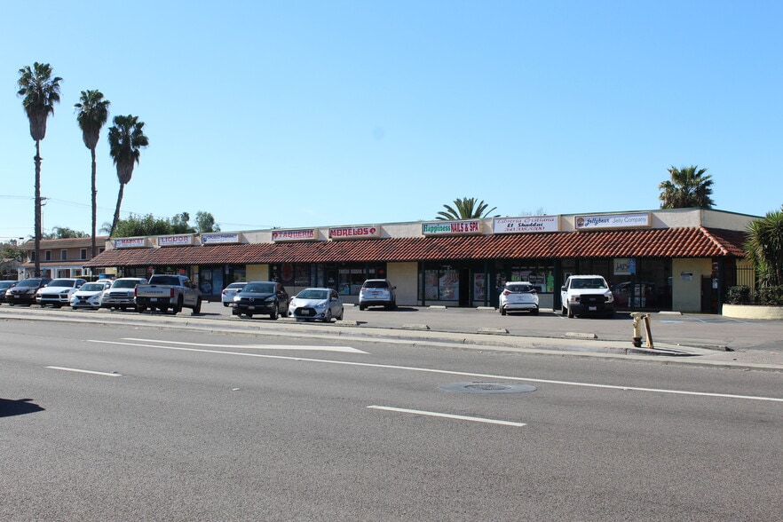More Photos Of 305-321 N Ash St, Escondido Storefront For Lease