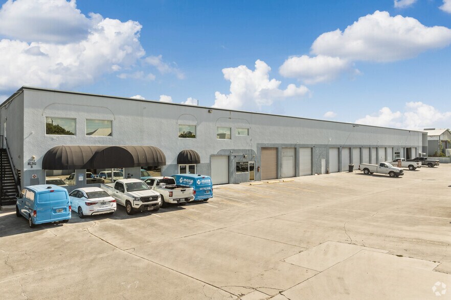 More Photos Of 2211 2nd Ave N, Lake Worth Unknown For Lease