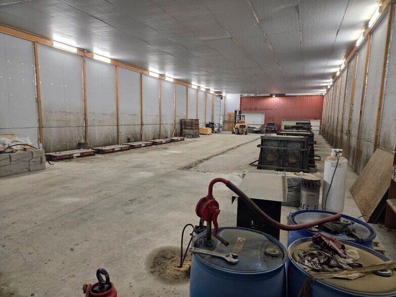 More Photos Of 445 Grantham St, Tarentum Warehouse For Lease