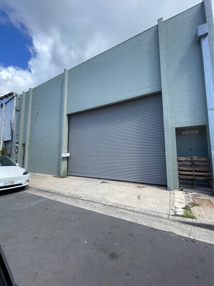 Primary Photo Of 2010 Democrat St, Honolulu Warehouse For Lease