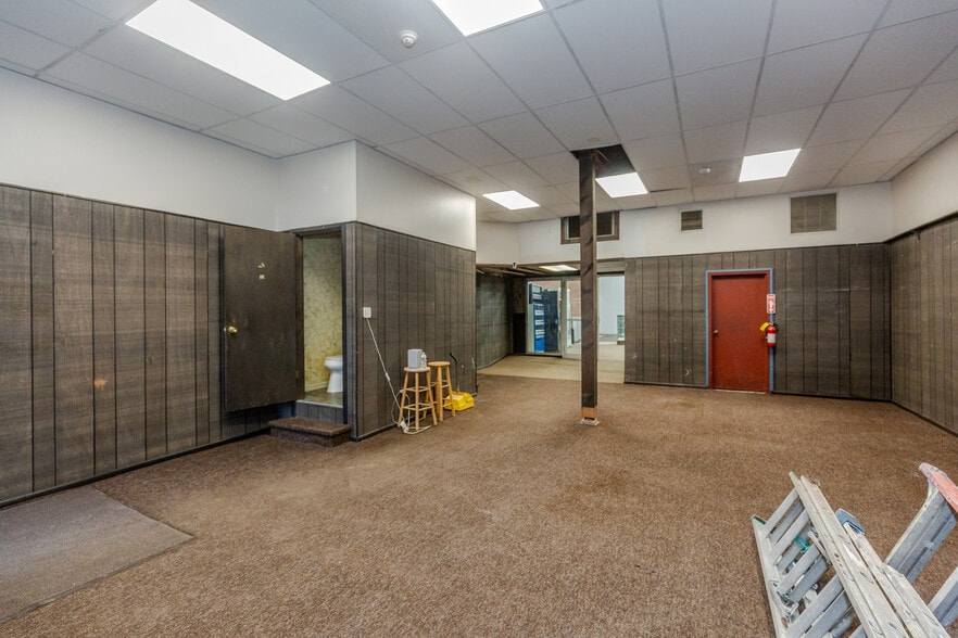 More Photos Of 1243 Main St, West Warwick General Retail For Sale