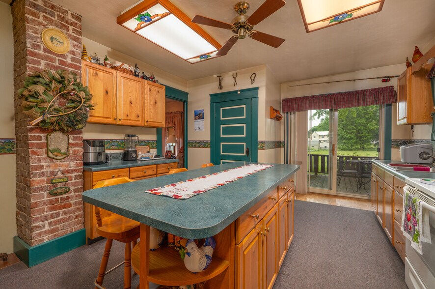 More Photos Of 6297 Columbia Rd NW, Dover Specialty For Sale
