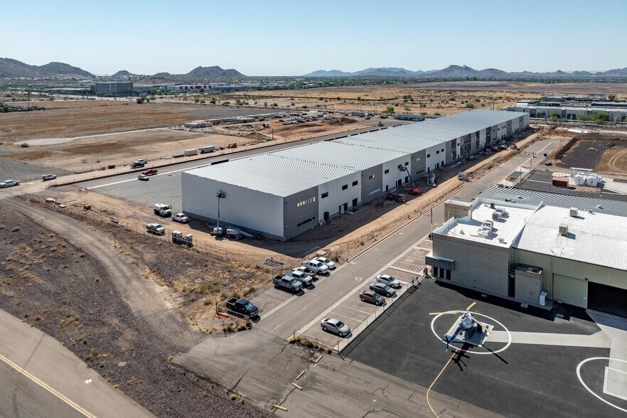 More Photos Of 180 E Deer Valley Dr, Phoenix Airplane Hangar For Lease