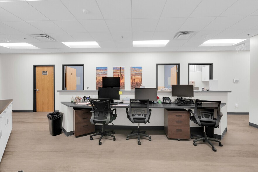 More Photos Of 2222 E Highland Ave, Phoenix Medical For Lease