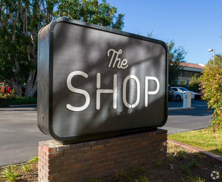 More Photos Of 12711 Ventura Blvd, Studio City Office For Lease