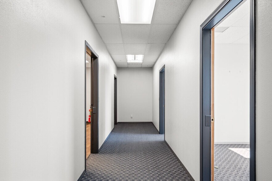 More Photos Of 115 NW State St, Pullman Loft Creative Space For Sale