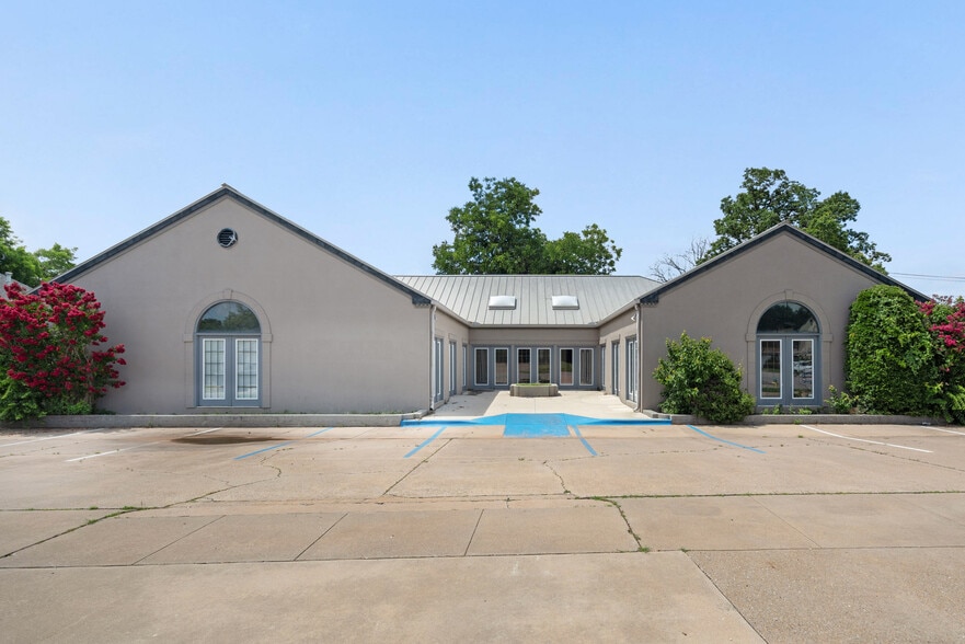 Primary Photo Of 1501 Brook Ave, Wichita Falls Medical For Sale