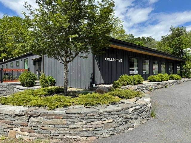 Primary Photo Of 6 Beaver Brook rd, Yulan Office For Sale