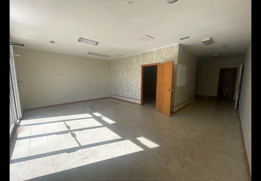More Photos Of 6417 Sissonville Dr, Charleston Freestanding For Sale