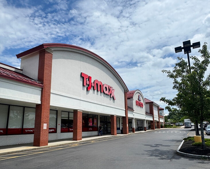 More Photos Of 4-8 Plaistow Rd, Plaistow Unknown For Lease