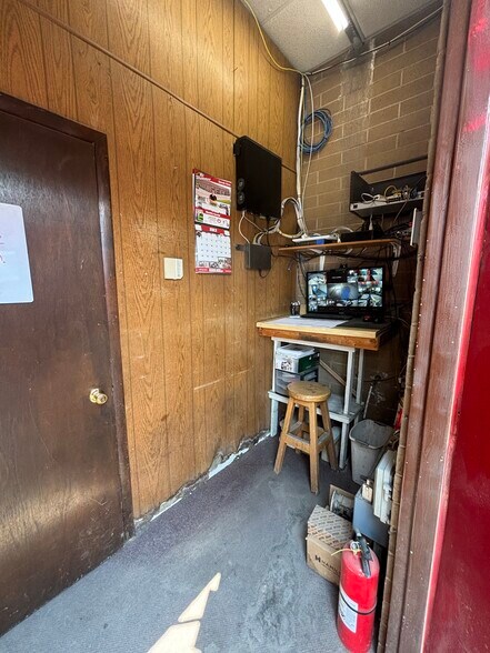 More Photos Of 865 W Bridge St, Blackfoot Carwash For Sale