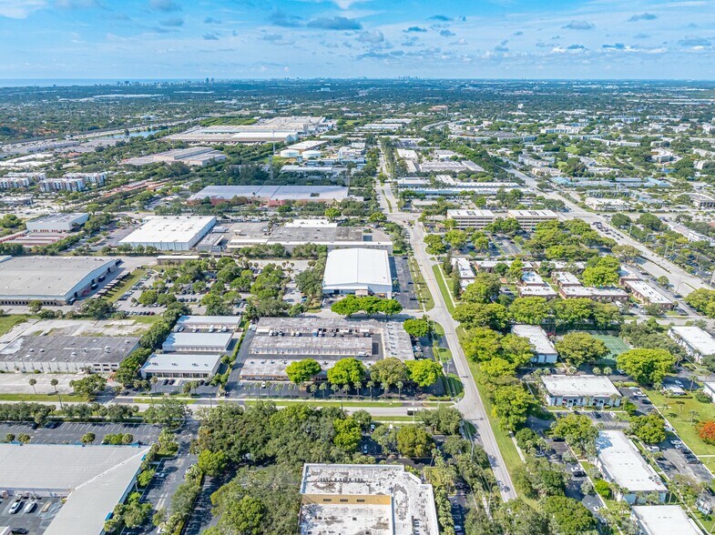 More Photos Of 198 Lock Rd, Deerfield Beach Warehouse For Lease