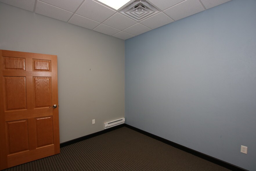 More Photos Of 525 N Peters Ave, Fond Du Lac Storefront Retail Office For Sale