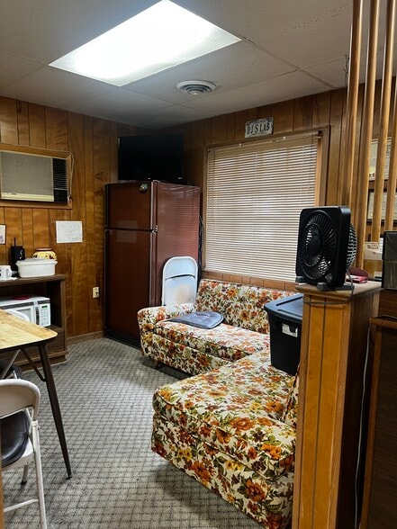 More Photos Of 824 Iowa St, Salem Medical For Sale