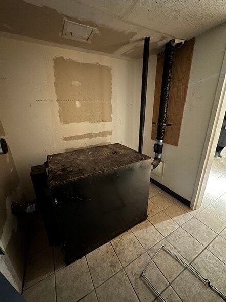 More Photos Of 52 Summer St, Boston General Retail For Lease