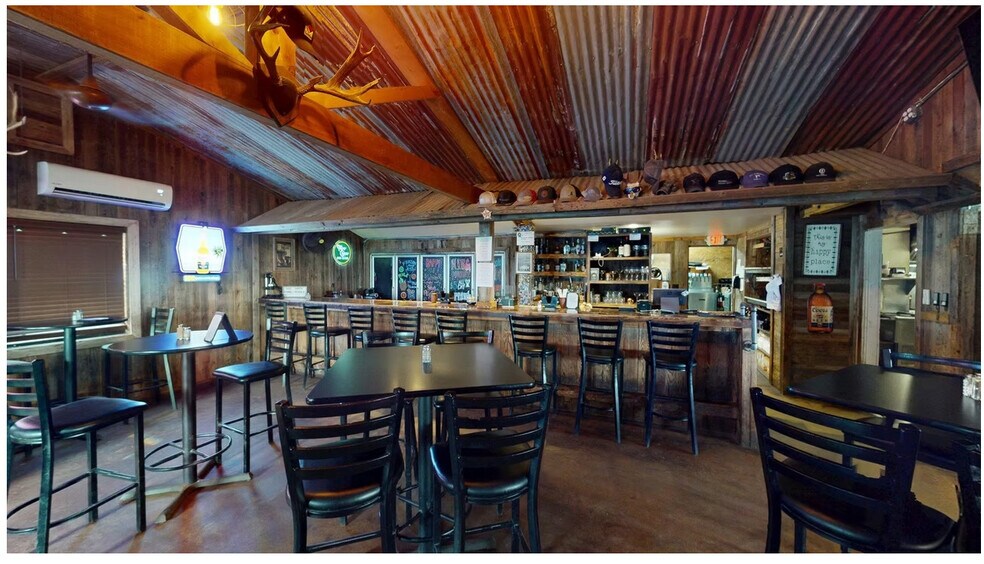 More Photos Of 1721 Texas State Highway 173 Hwy, Devine Restaurant For Sale