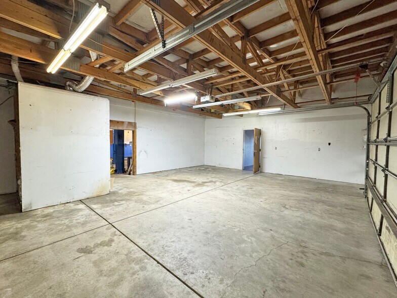 More Photos Of 1325 S Saint Louis Ave, Loveland Auto Repair For Sale