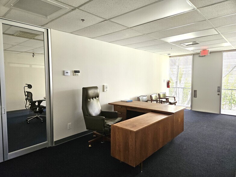 More Photos Of 1517 Fair Oaks Ave, South Pasadena Office For Lease