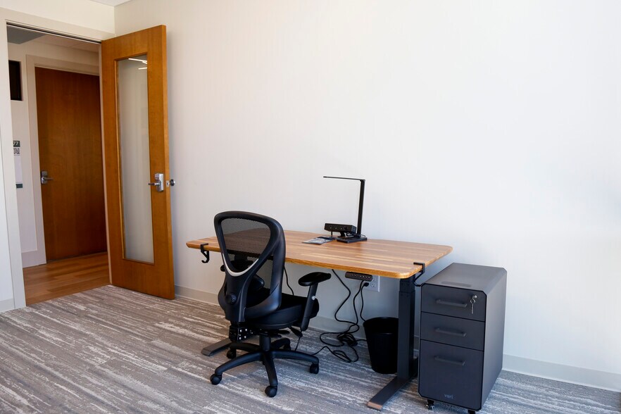 More Photos Of 4324 Mapleshade Ln, Plano Coworking Space