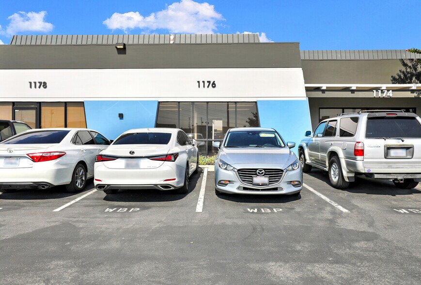 More Photos Of 2621 W Woodland Dr, Anaheim Manufacturing For Sale