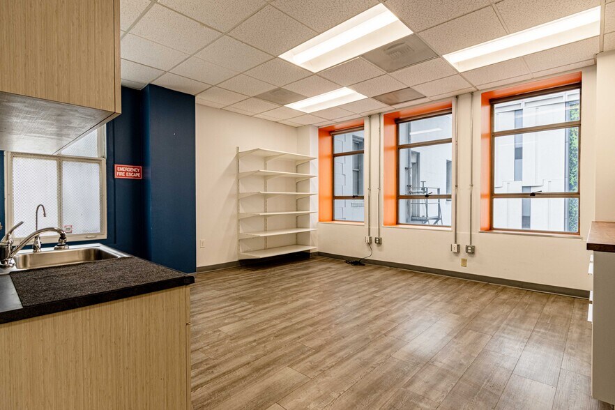 More Photos Of 1700 Broadway, Oakland Office For Lease