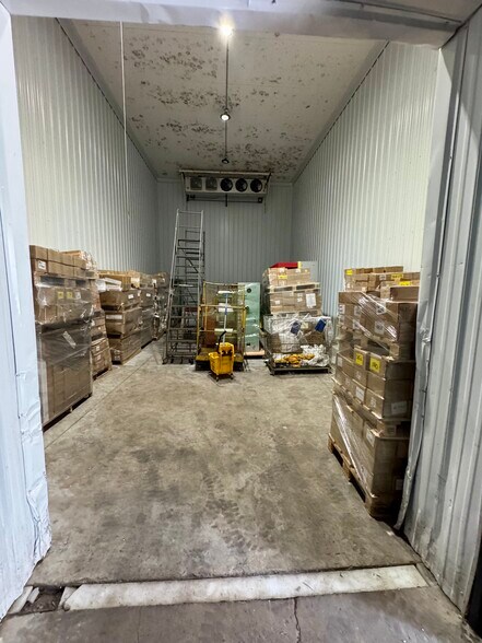 More Photos Of 290 Auburn ave, Buffalo Distribution For Sale