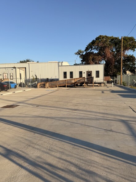 More Photos Of 8622 Lipan Rd, Houston Freestanding For Lease