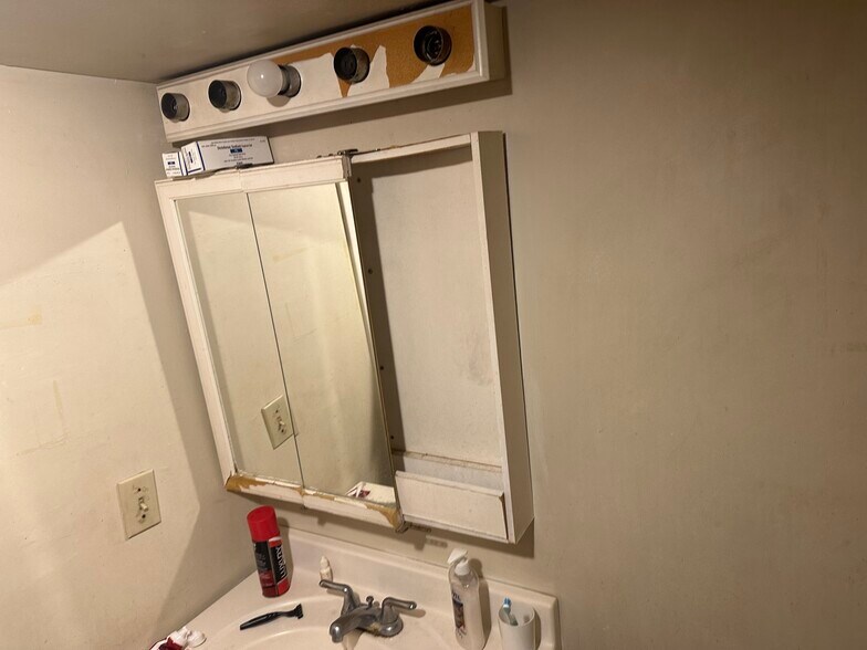 More Photos Of 265 S Pearl St, Albany General Retail For Sale