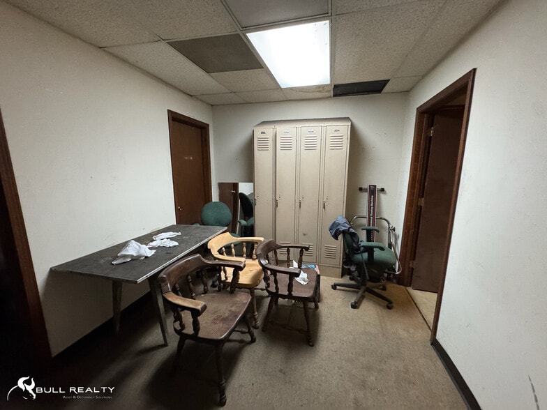 More Photos Of 6483 Peachtree Industrial Blvd, Atlanta General Retail For Sale