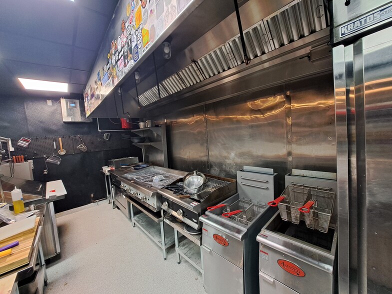 More Photos Of 5900 Miller Ave, Gary Restaurant For Sale