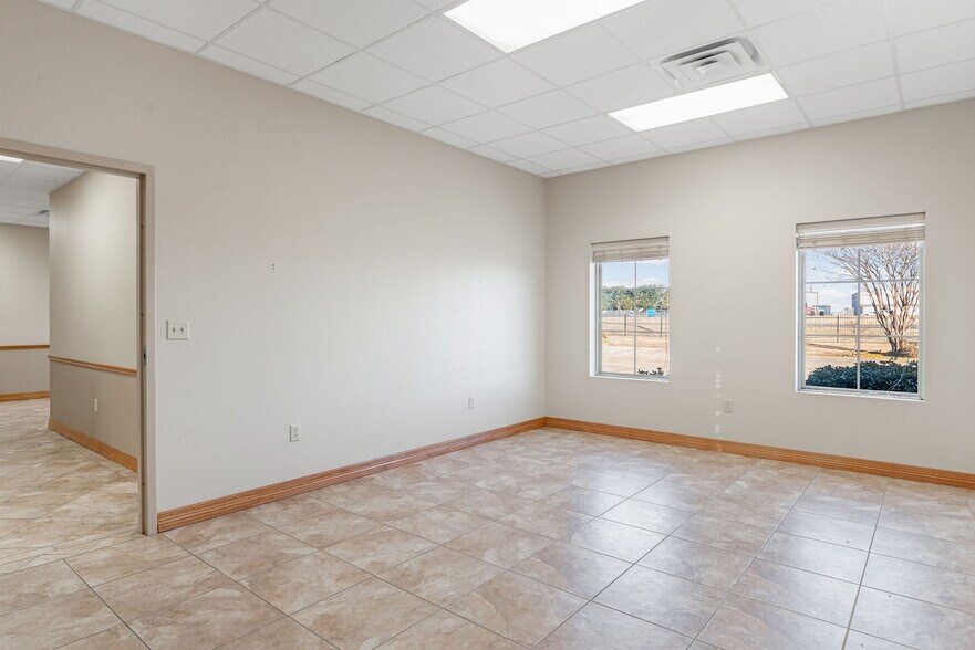 More Photos Of 2753 SH 322 Hwy, Longview Office Residential For Lease