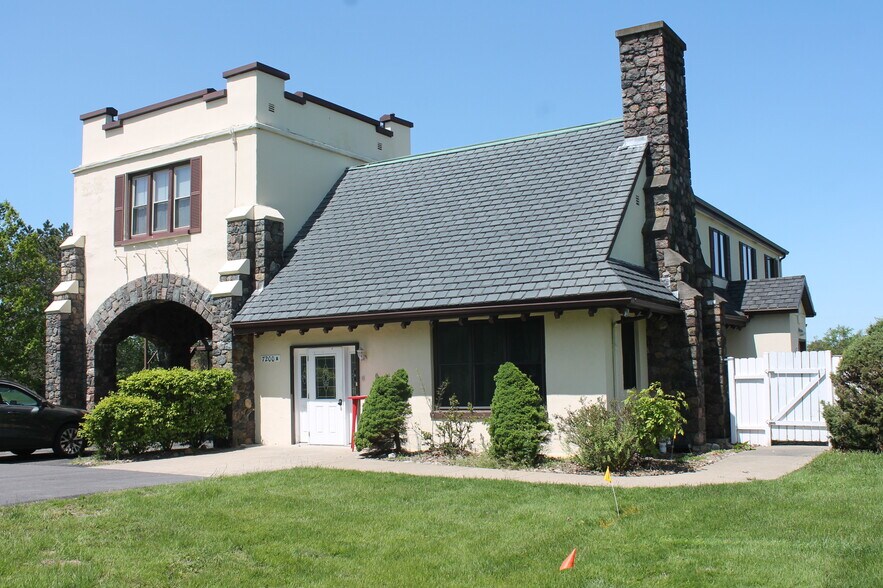 More Photos Of 7200 Lake Shore Rd, Derby Lodge Meeting Hall For Sale