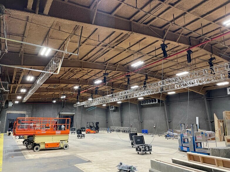 More Photos Of 4865 Arthur Kill Rd, Staten Island Warehouse For Lease