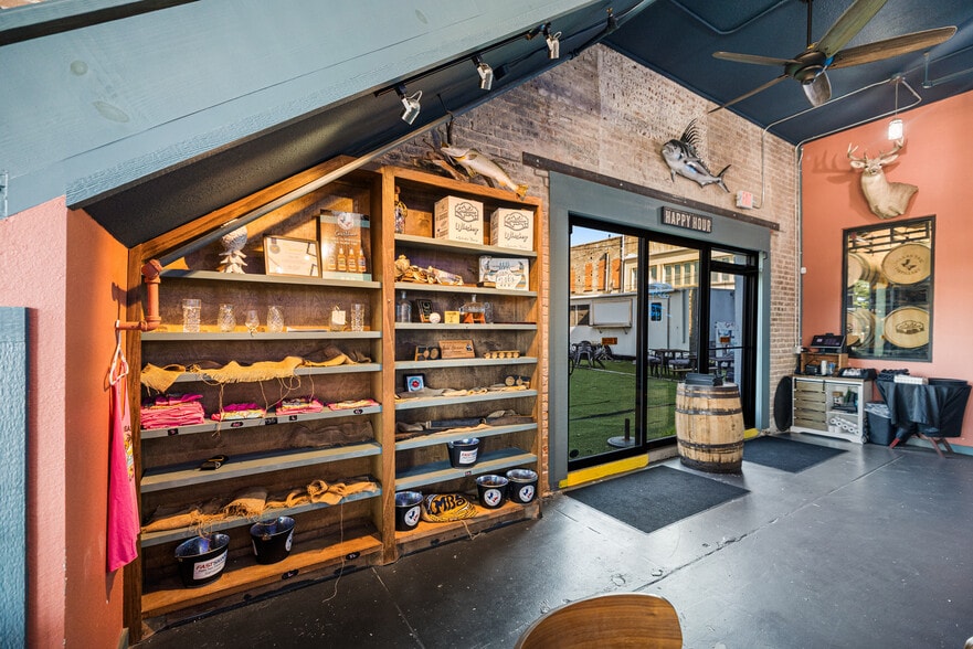More Photos Of 2416 Post Office St, Galveston Storefront Retail Residential For Sale