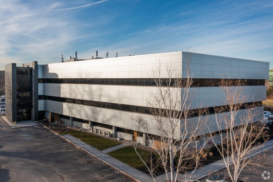 More Photos Of 510 Broadhollow Rd, Melville Office For Lease